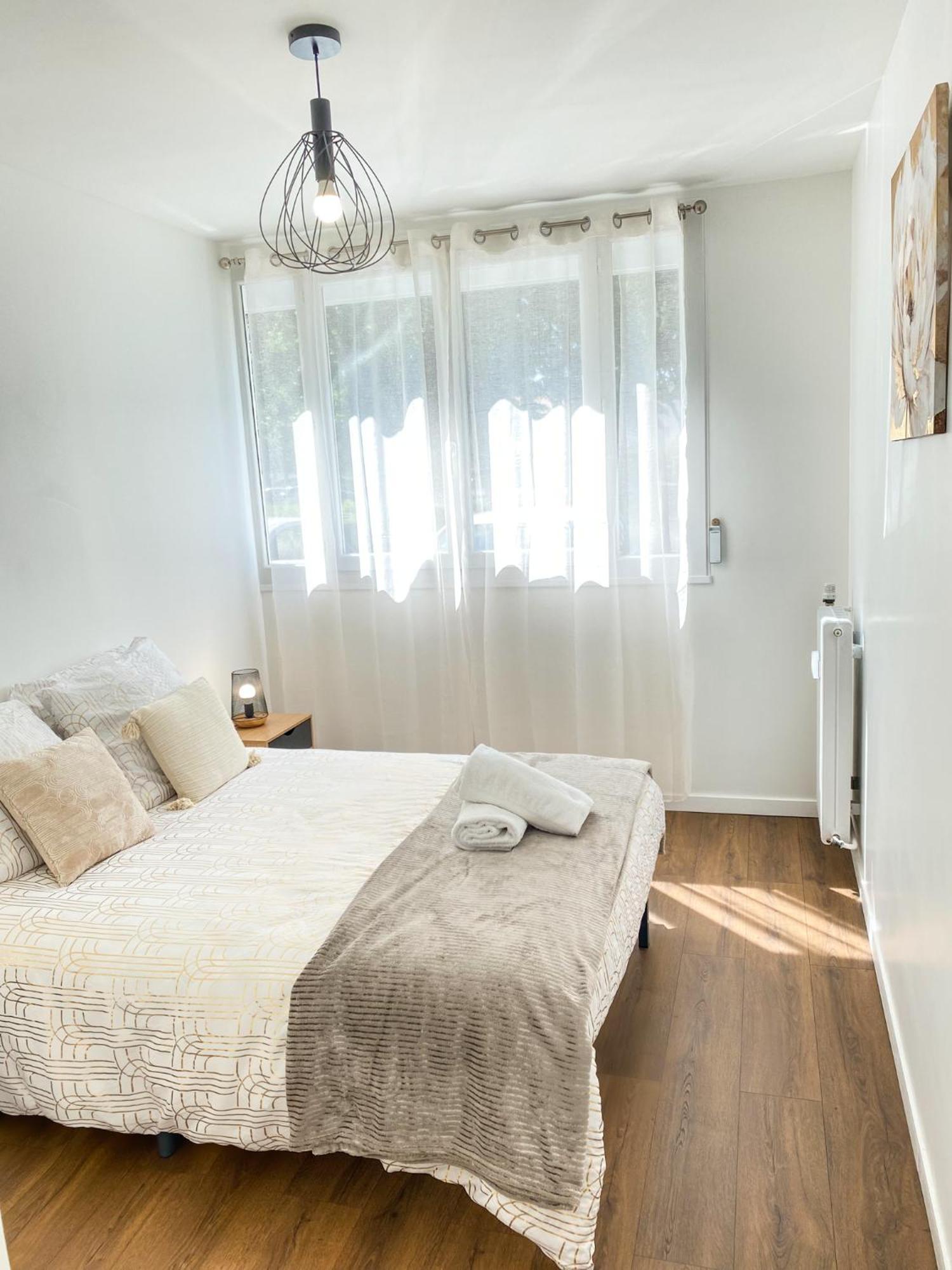 T3 Moderne Avec Balcon Terrasse Et Parking Gratuit Appartement Niort Buitenkant foto