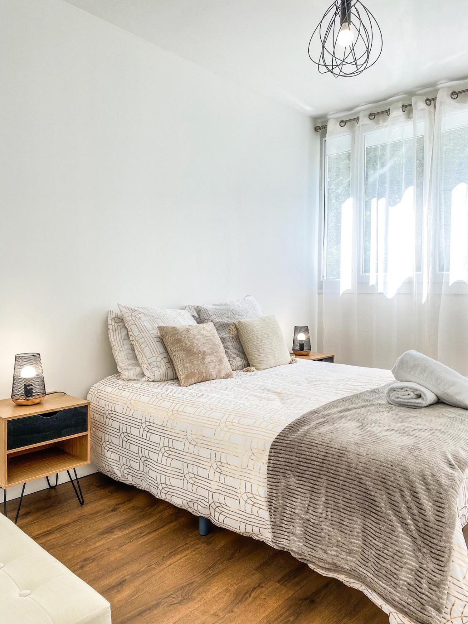T3 Moderne Avec Balcon Terrasse Et Parking Gratuit Appartement Niort Buitenkant foto